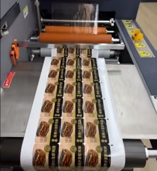 Xinsen Packaging atualiza workshop de etiqueta digital, permitindo produção flexível de alta mistura com controle de qualidade de processo completo