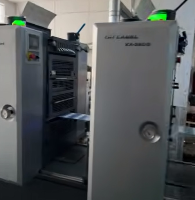 Xinsen Packaging avança na produção padronizada de etiquetas autoadesivas em placas PS, capacitando atualizações de embalagens de marcas por meio de manufatura enxuta